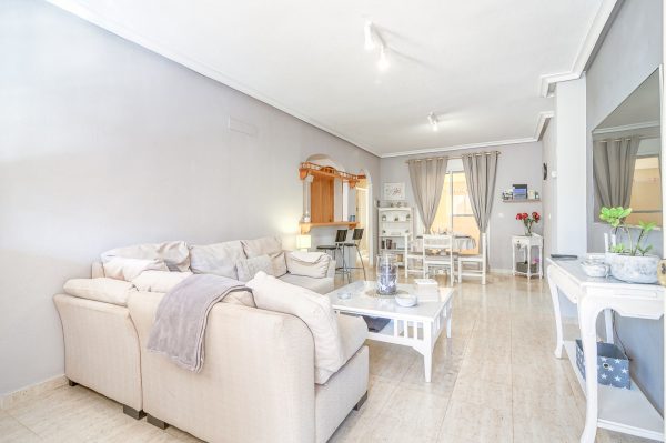 "Amarillo de Novamar" guesthouse rent in Gran Alacant