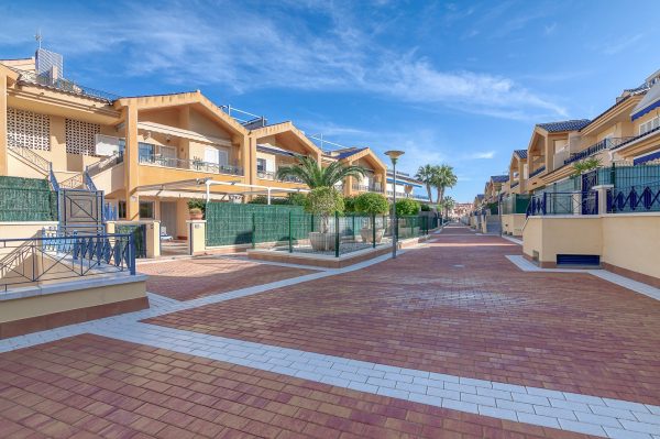 "Amarillo de Novamar" guesthouse rent in Gran Alacant - Image 2